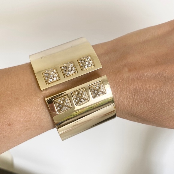 Victoria’s Secret Bracelet - Picture 5 of 5